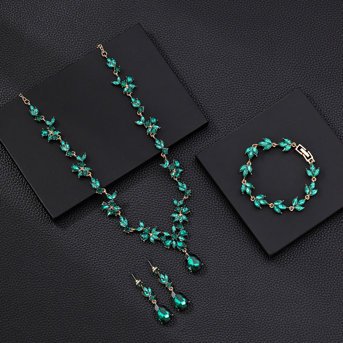 Vintage Luxury Crystal Necklace Earrings Bracelet Set Korean and Japanese Fashion Bride Wedding Evening Accessories