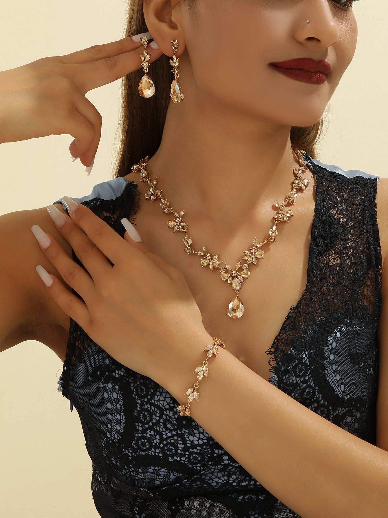 Vintage Luxury Crystal Necklace Earrings Bracelet Set Korean and Japanese Fashion Bride Wedding Evening Accessories