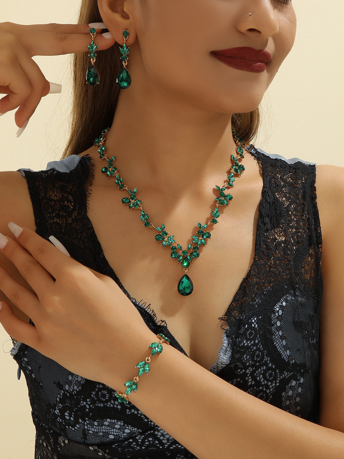 Vintage Luxury Crystal Necklace Earrings Bracelet Set Korean and Japanese Fashion Bride Wedding Evening Accessories