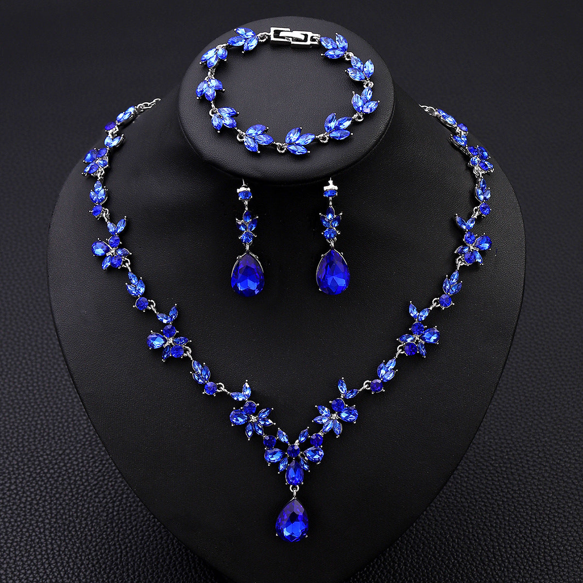 Vintage Luxury Crystal Necklace Earrings Bracelet Set Korean and Japanese Fashion Bride Wedding Evening Accessories
