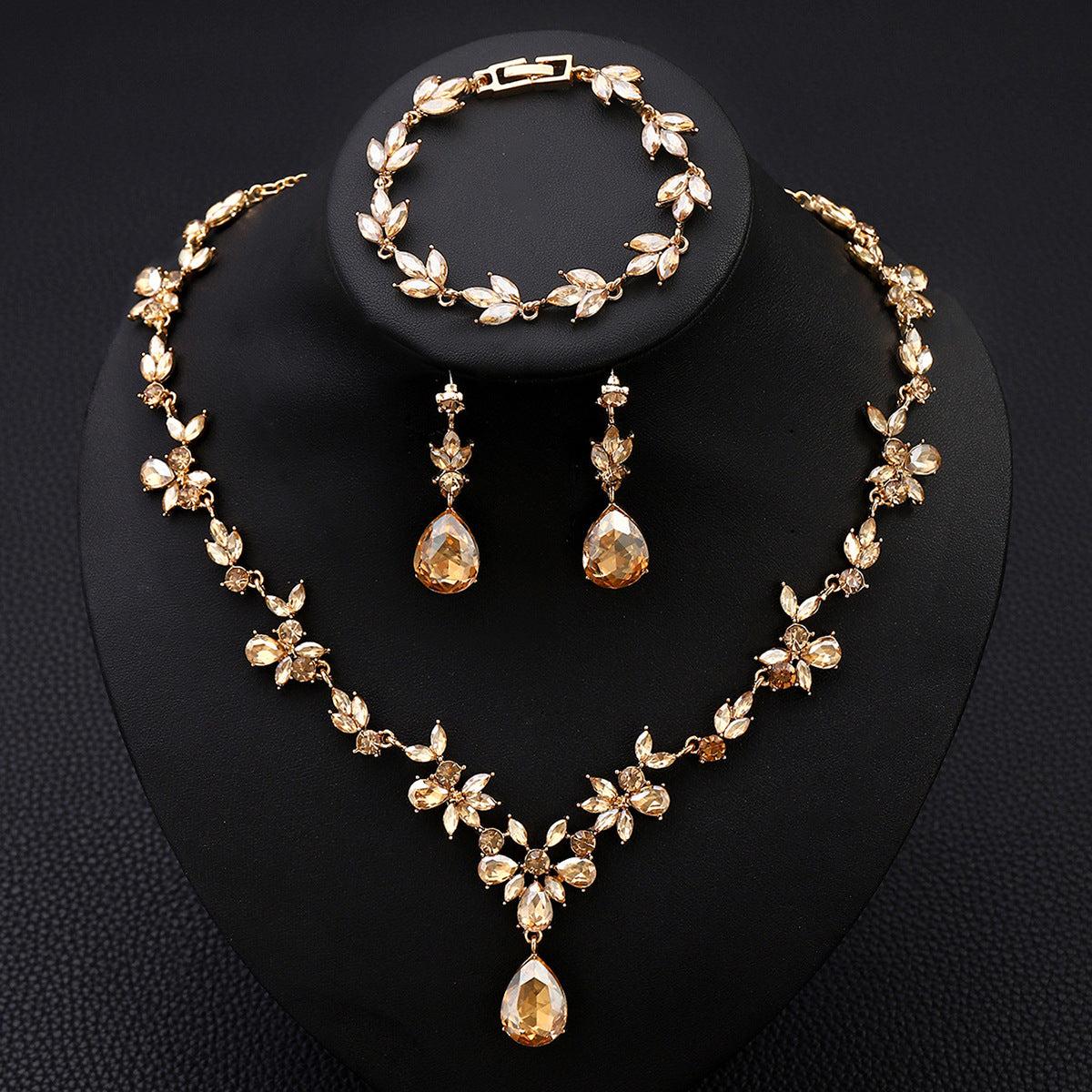 Vintage Luxury Crystal Necklace Earrings Bracelet Set Korean and Japanese Fashion Bride Wedding Evening Accessories
